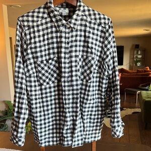 Women’s Black and White Plaid Flannel